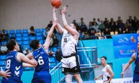 东西部球队将在篮球赛场上展开激烈角逐的简单介绍