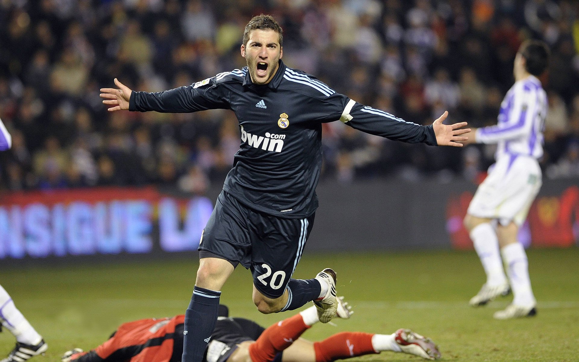 Scout在法国队比赛中关键助攻，大胜引发热议！